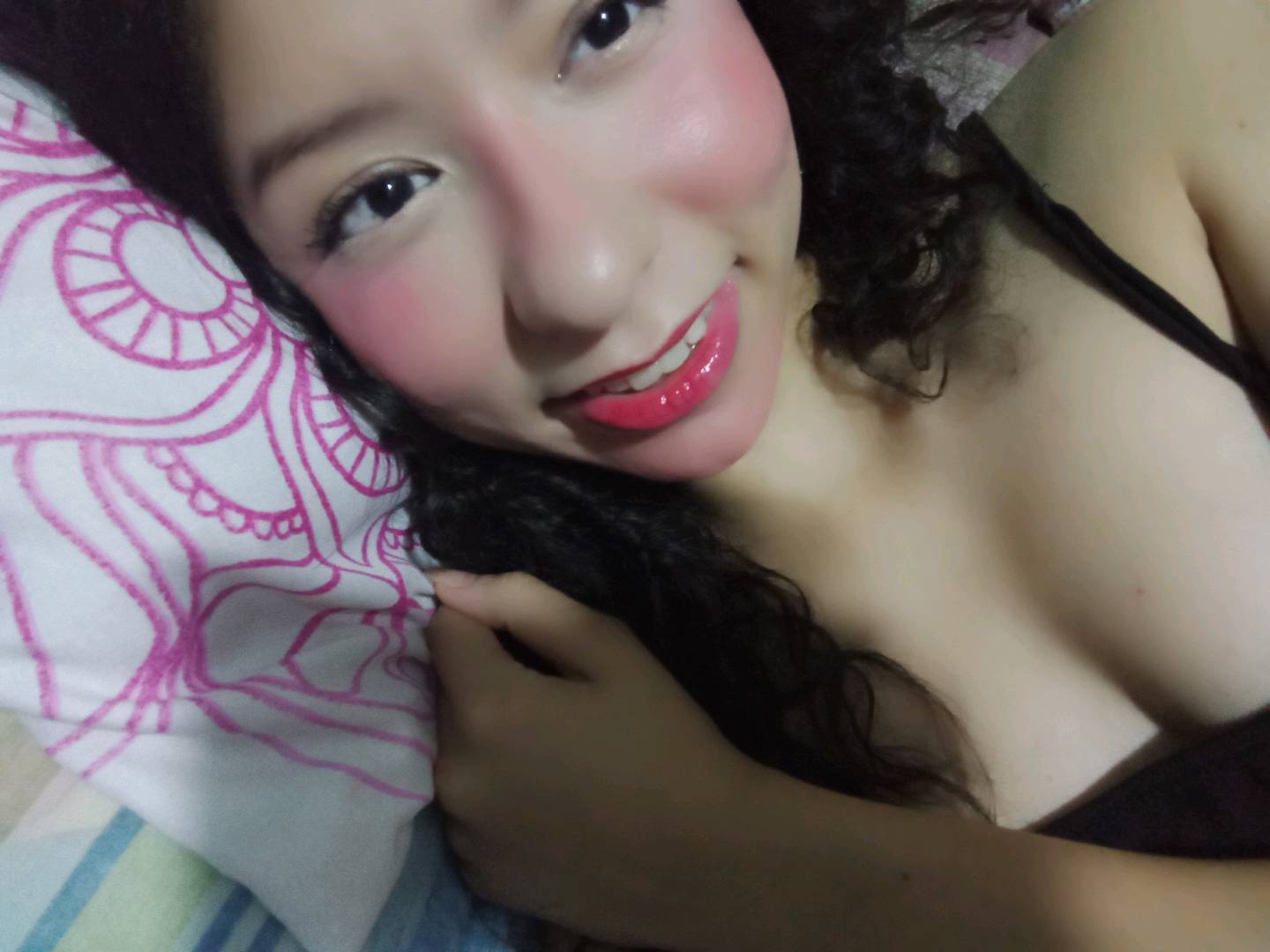 Aleja from Venezuela, online for a single girl chat